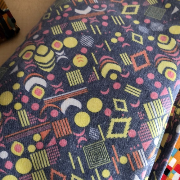 LuLaRoe Women’s Irma Tops - Set of 4 - Picture 4 of 7